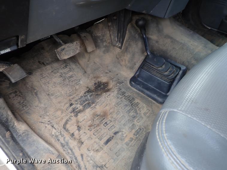 image for item DF8746 2011 Ford F550 Crew Cab utility truck