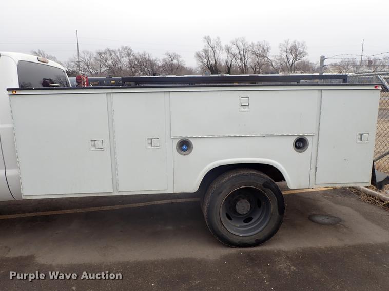 image for item DF8746 2011 Ford F550 Crew Cab utility truck