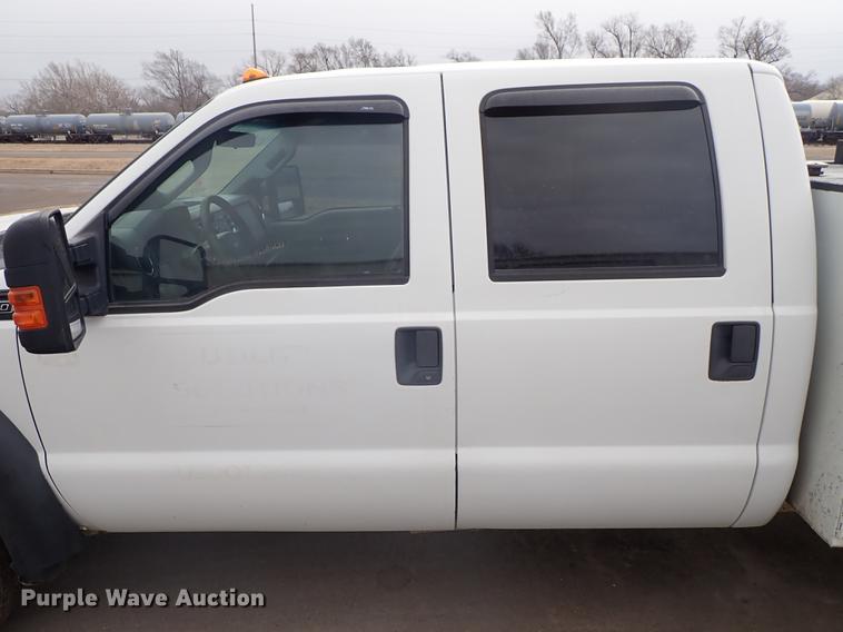 image for item DF8746 2011 Ford F550 Crew Cab utility truck