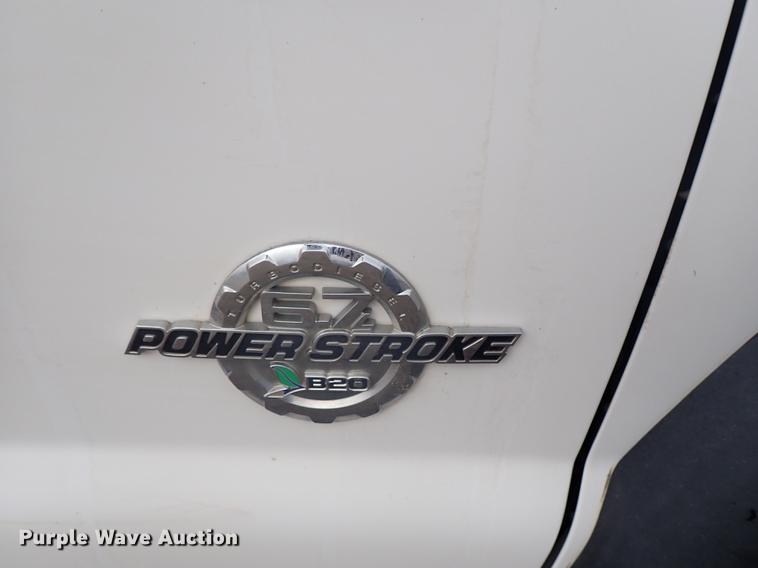 image for item DF8746 2011 Ford F550 Crew Cab utility truck