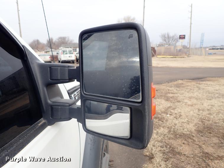 image for item DF8746 2011 Ford F550 Crew Cab utility truck