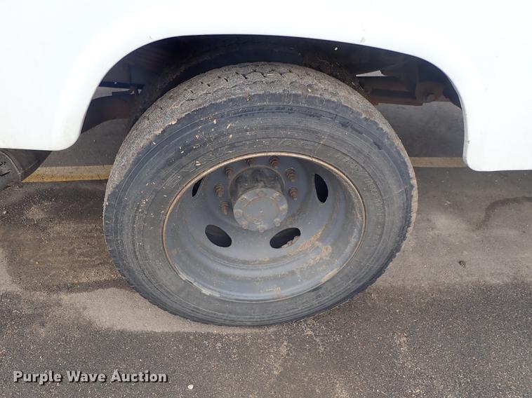 image for item DF8746 2011 Ford F550 Crew Cab utility truck