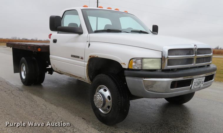 image for item DG3843 2002 Dodge Ram 3500 flatbed pickup truck
