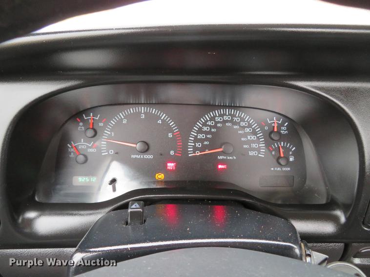 image for item DG3843 2002 Dodge Ram 3500 flatbed pickup truck