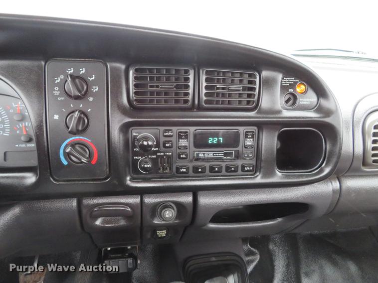 image for item DG3843 2002 Dodge Ram 3500 flatbed pickup truck