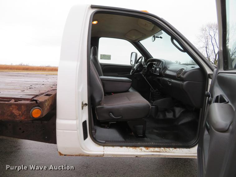 image for item DG3843 2002 Dodge Ram 3500 flatbed pickup truck