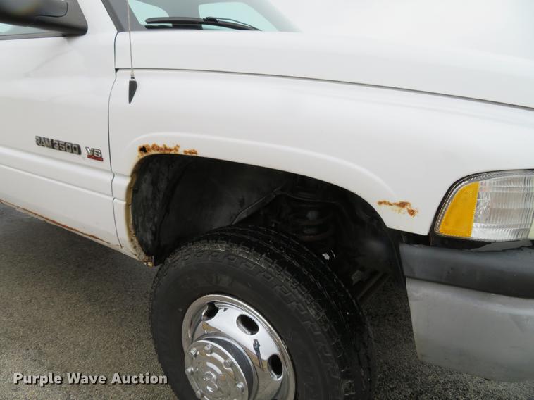 image for item DG3843 2002 Dodge Ram 3500 flatbed pickup truck