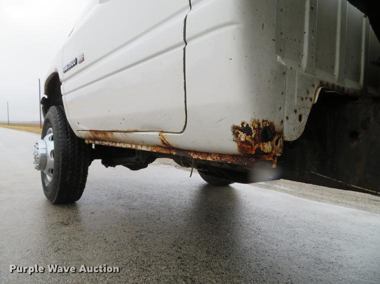 image for item DG3843 2002 Dodge Ram 3500 flatbed pickup truck