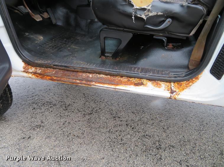 image for item DG3843 2002 Dodge Ram 3500 flatbed pickup truck