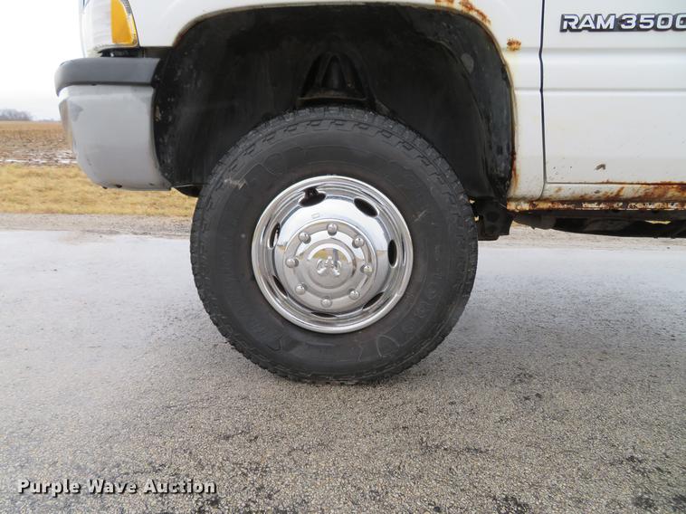 image for item DG3843 2002 Dodge Ram 3500 flatbed pickup truck