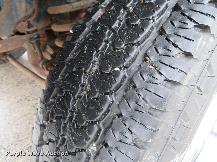 image for item DG3843 2002 Dodge Ram 3500 flatbed pickup truck