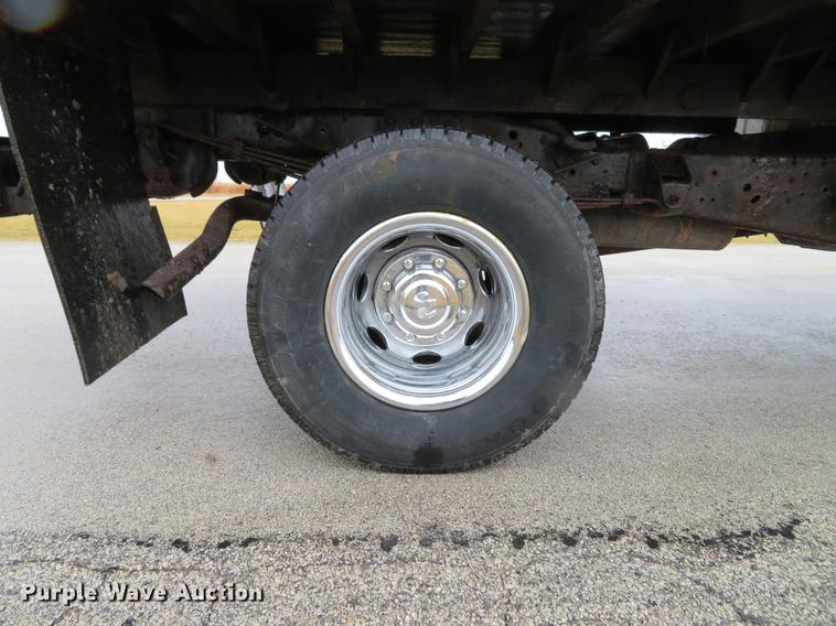 image for item DG3843 2002 Dodge Ram 3500 flatbed pickup truck