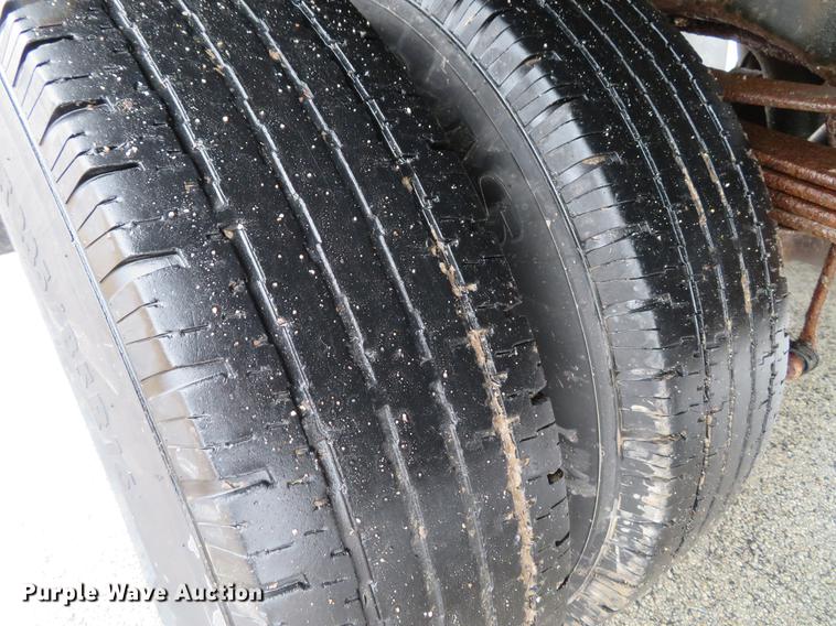 image for item DG3843 2002 Dodge Ram 3500 flatbed pickup truck