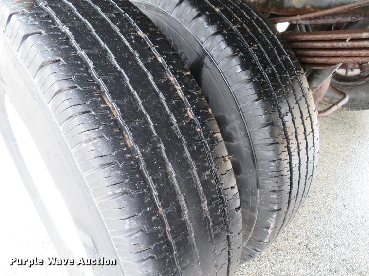 image for item DG3843 2002 Dodge Ram 3500 flatbed pickup truck