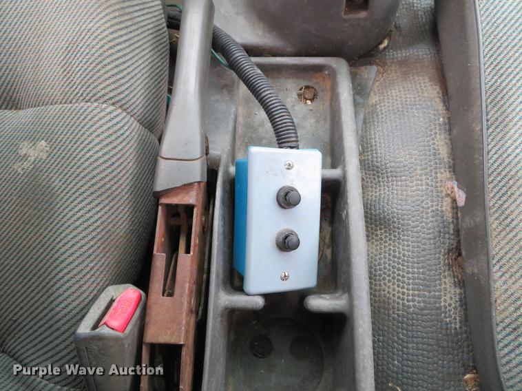 image for item DG3845 1995 Chevrolet W4500 dump truck