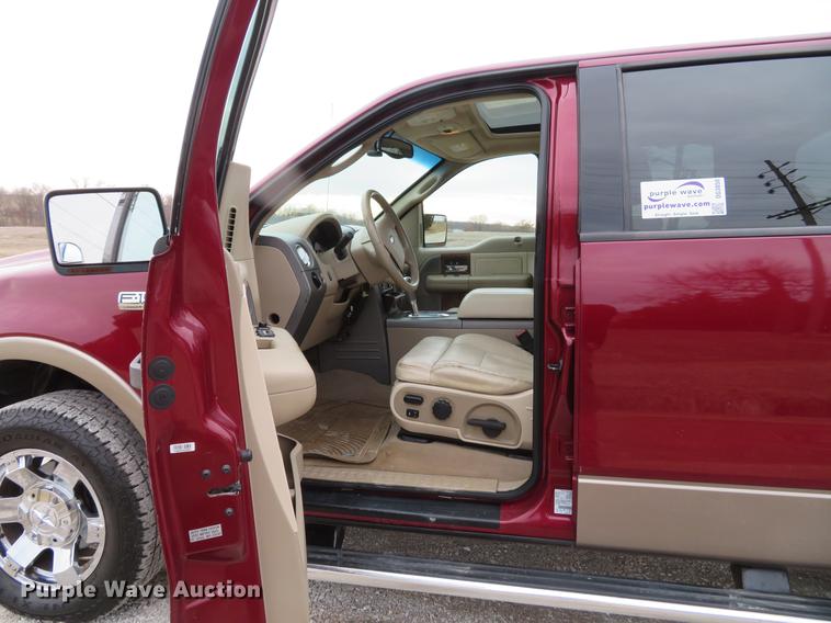 image for item DG3850 2004 Ford F150 Lariat SuperCrew pickup truck