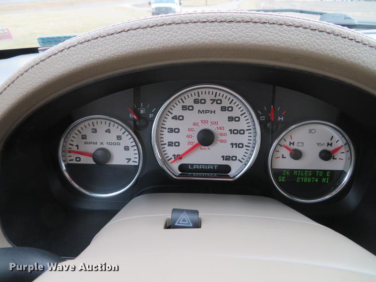 image for item DG3850 2004 Ford F150 Lariat SuperCrew pickup truck