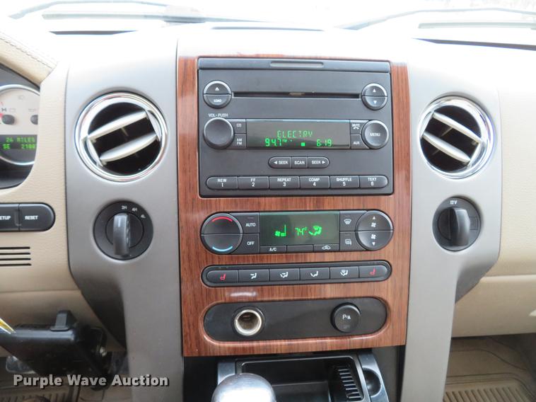 image for item DG3850 2004 Ford F150 Lariat SuperCrew pickup truck