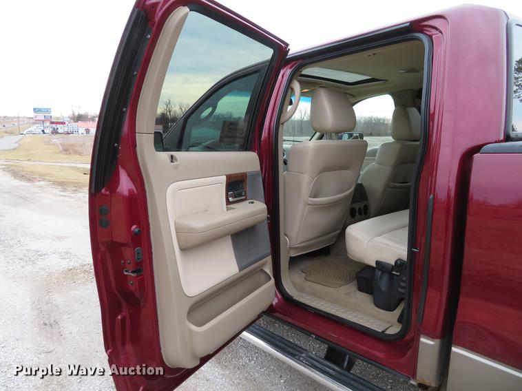 image for item DG3850 2004 Ford F150 Lariat SuperCrew pickup truck