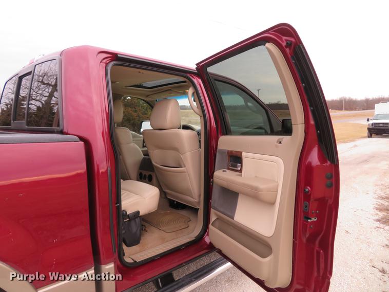 image for item DG3850 2004 Ford F150 Lariat SuperCrew pickup truck