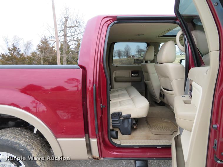 image for item DG3850 2004 Ford F150 Lariat SuperCrew pickup truck