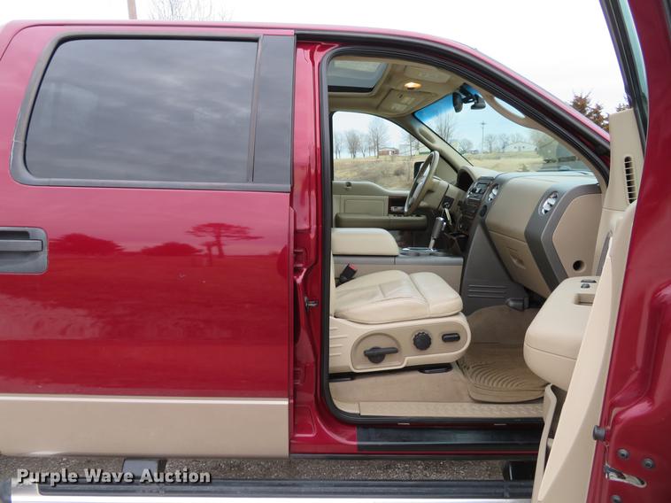 image for item DG3850 2004 Ford F150 Lariat SuperCrew pickup truck