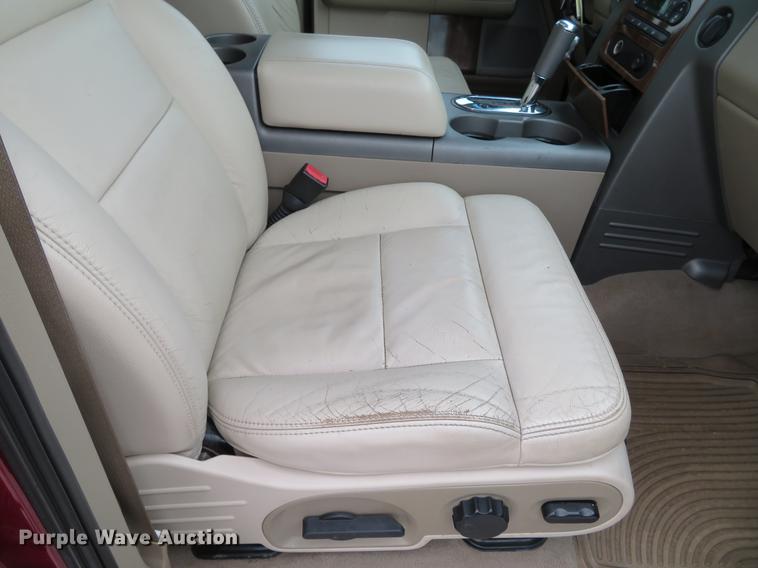 image for item DG3850 2004 Ford F150 Lariat SuperCrew pickup truck