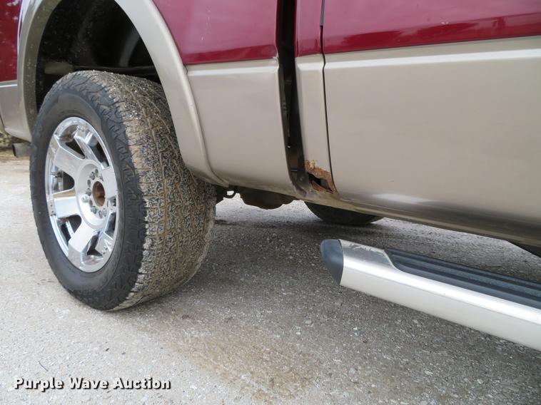 image for item DG3850 2004 Ford F150 Lariat SuperCrew pickup truck