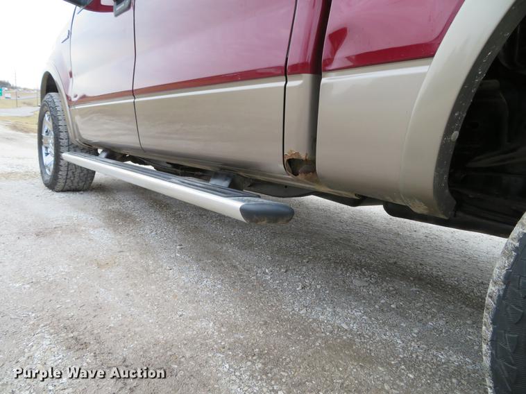 image for item DG3850 2004 Ford F150 Lariat SuperCrew pickup truck