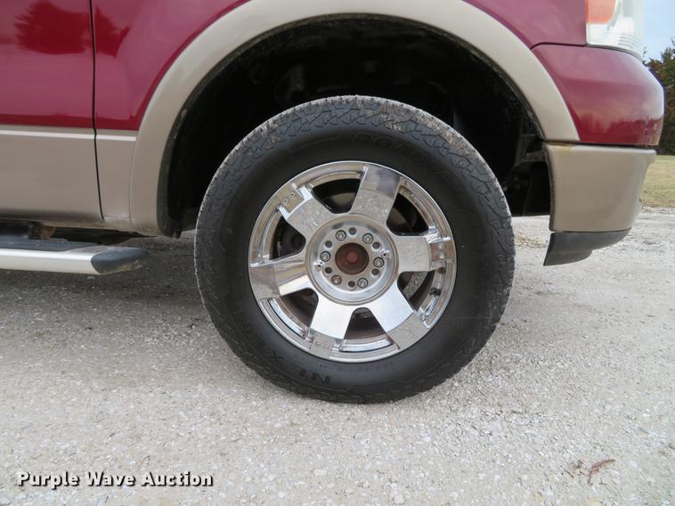 image for item DG3850 2004 Ford F150 Lariat SuperCrew pickup truck