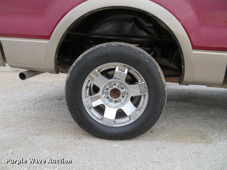 image for item DG3850 2004 Ford F150 Lariat SuperCrew pickup truck