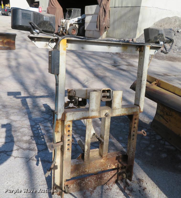 image for item DG3856 Flink MBT 10.36.2 snow plow