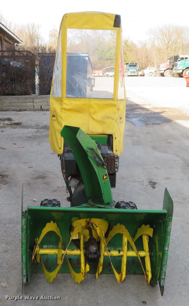 image for item DG3860 John Deere 1332DDE snow blower