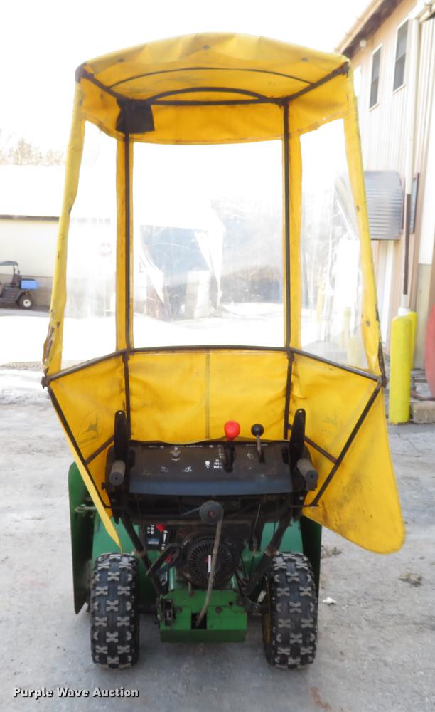 image for item DG3860 John Deere 1332DDE snow blower
