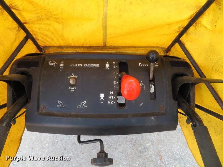 image for item DG3860 John Deere 1332DDE snow blower