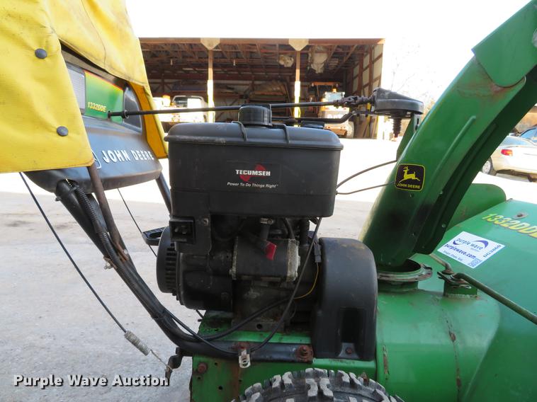 image for item DG3860 John Deere 1332DDE snow blower