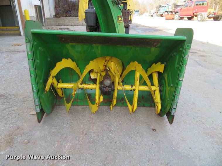 image for item DG3860 John Deere 1332DDE snow blower