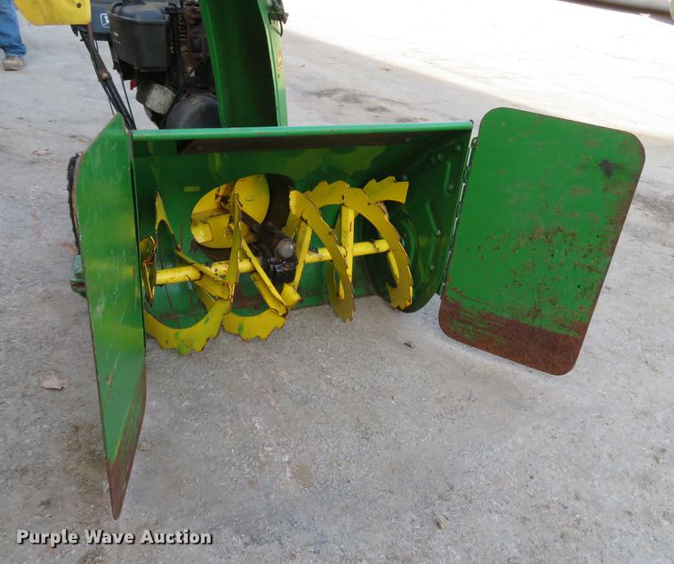 image for item DG3860 John Deere 1332DDE snow blower