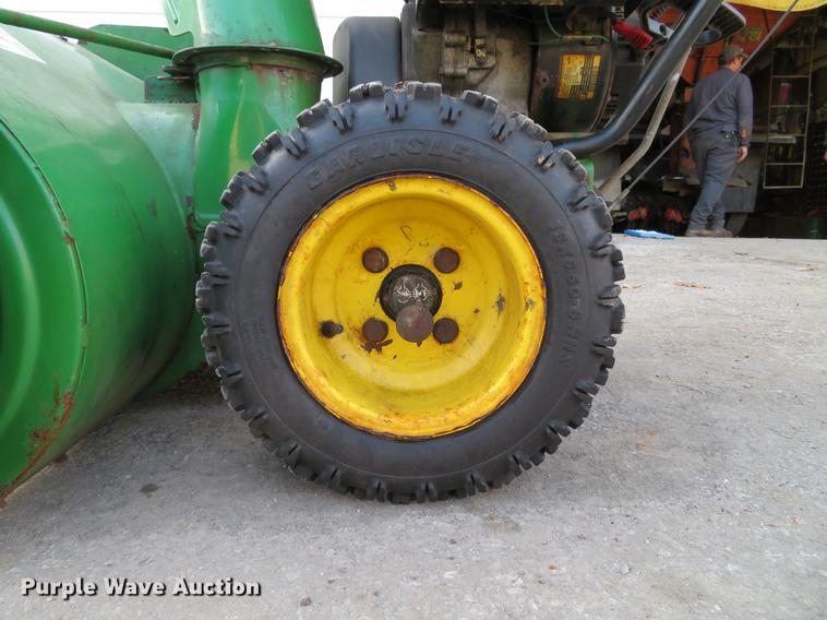 image for item DG3860 John Deere 1332DDE snow blower