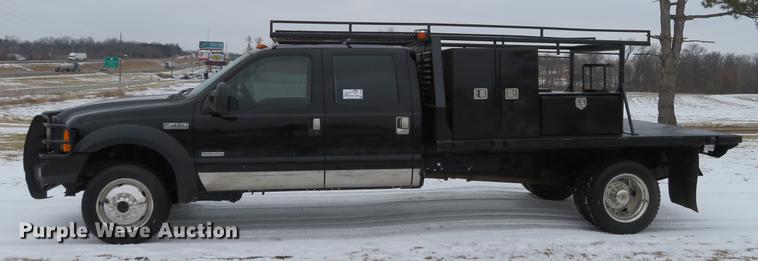 image for item DG3868 2006 Ford F450 Super Duty XL Crew Cab flatbed truck