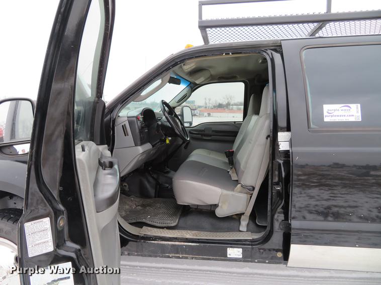 image for item DG3868 2006 Ford F450 Super Duty XL Crew Cab flatbed truck