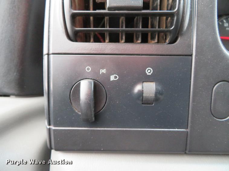 image for item DG3868 2006 Ford F450 Super Duty XL Crew Cab flatbed truck