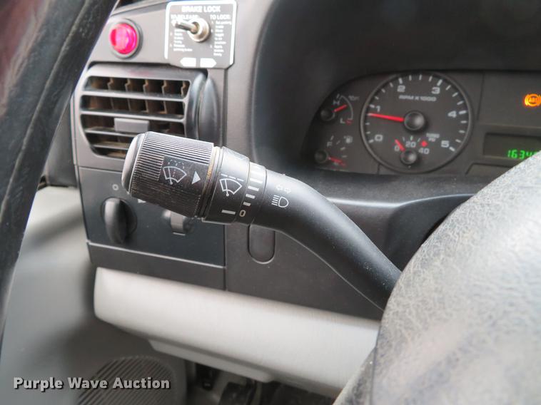 image for item DG3868 2006 Ford F450 Super Duty XL Crew Cab flatbed truck