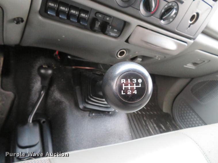 image for item DG3868 2006 Ford F450 Super Duty XL Crew Cab flatbed truck