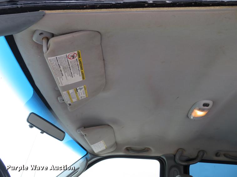 image for item DG3868 2006 Ford F450 Super Duty XL Crew Cab flatbed truck