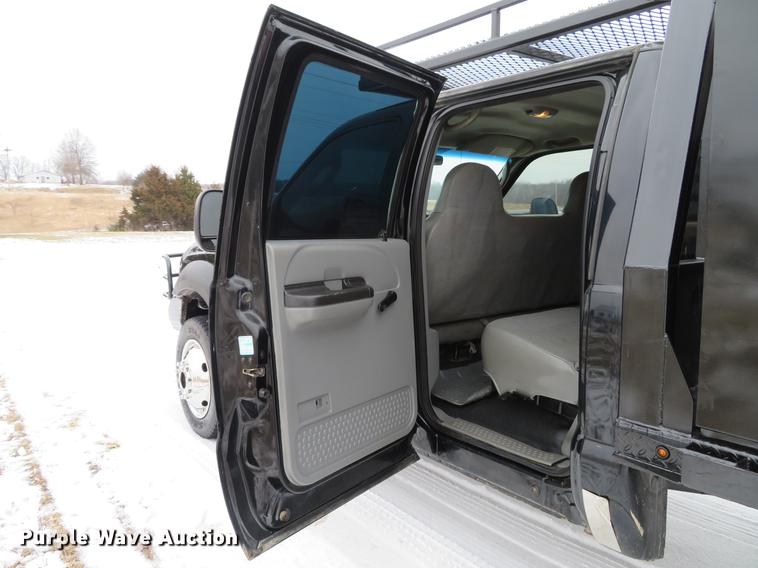 image for item DG3868 2006 Ford F450 Super Duty XL Crew Cab flatbed truck