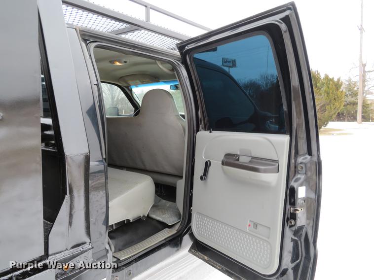 image for item DG3868 2006 Ford F450 Super Duty XL Crew Cab flatbed truck