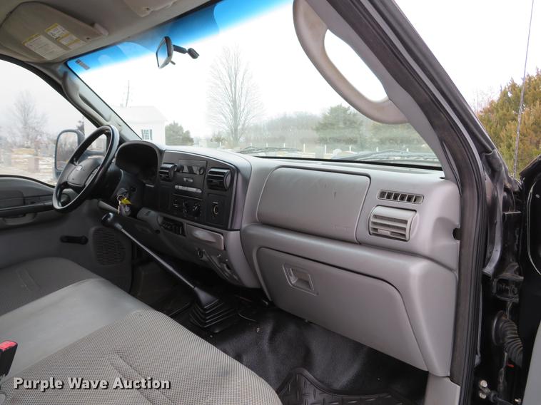 image for item DG3868 2006 Ford F450 Super Duty XL Crew Cab flatbed truck