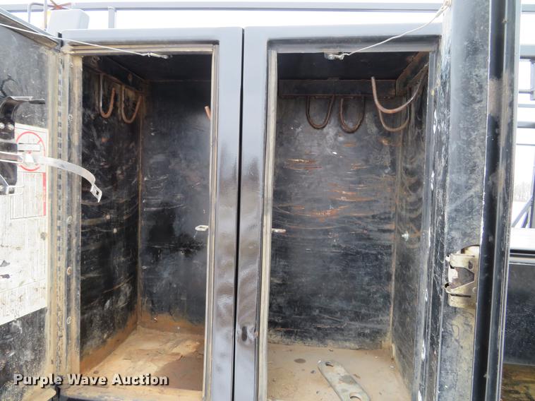 image for item DG3868 2006 Ford F450 Super Duty XL Crew Cab flatbed truck