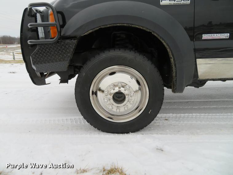 image for item DG3868 2006 Ford F450 Super Duty XL Crew Cab flatbed truck